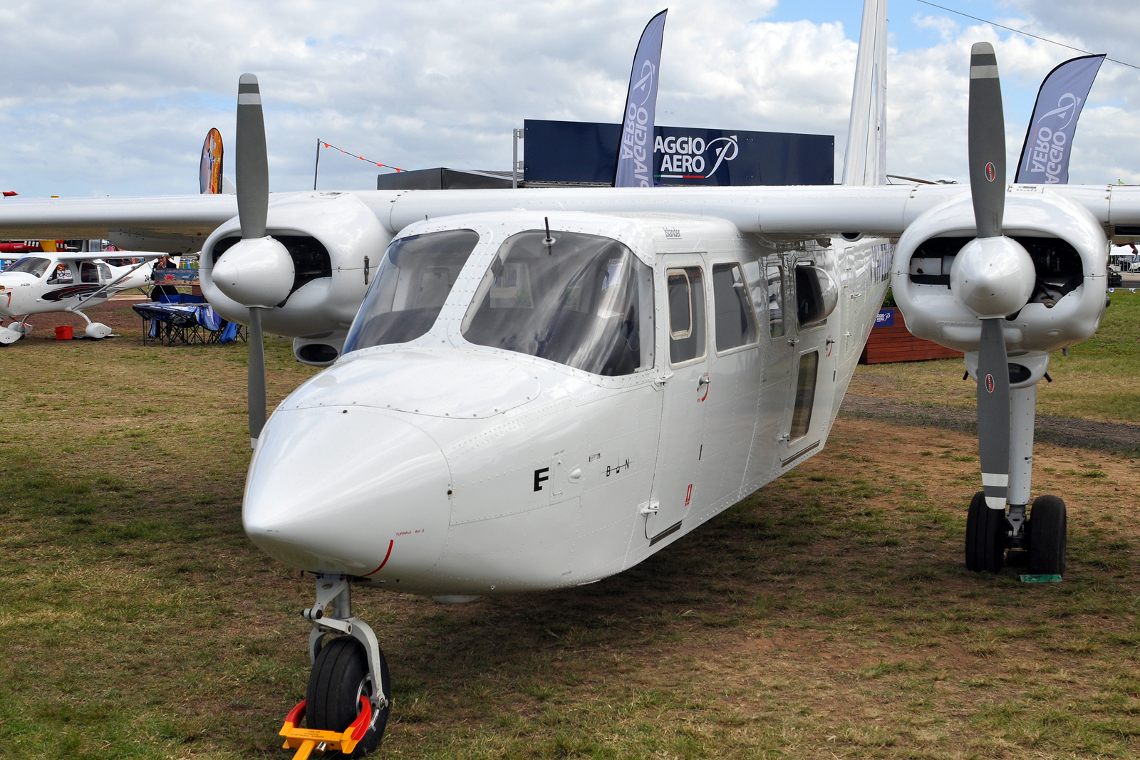 Picture-of-BN-2B-20 Islander-Aircraft gallery