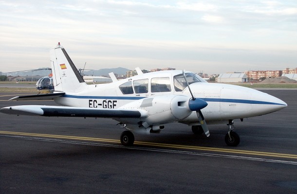 Picture-of-Piper PA-27 Aztec-Aircraft gallery
